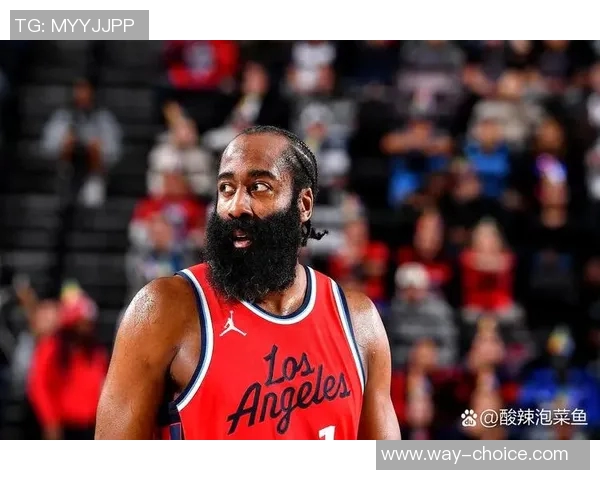 雷霆与快船激烈对抗赛场爆发冲突引发球迷热议