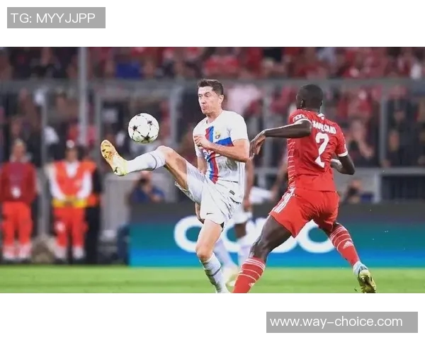 莱万回归安联球场遭拜仁球迷嘘声四起直言忘恩负义情绪高涨