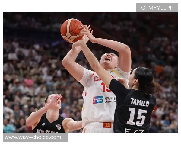 女篮对决朝鲜哇哈体育激烈碰撞展现篮球魅力与团队精神